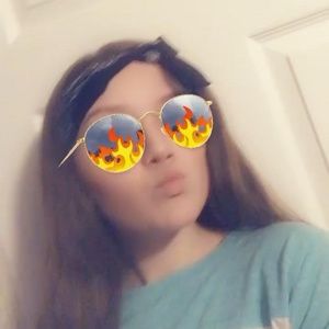 Meet your Posher, Ellie